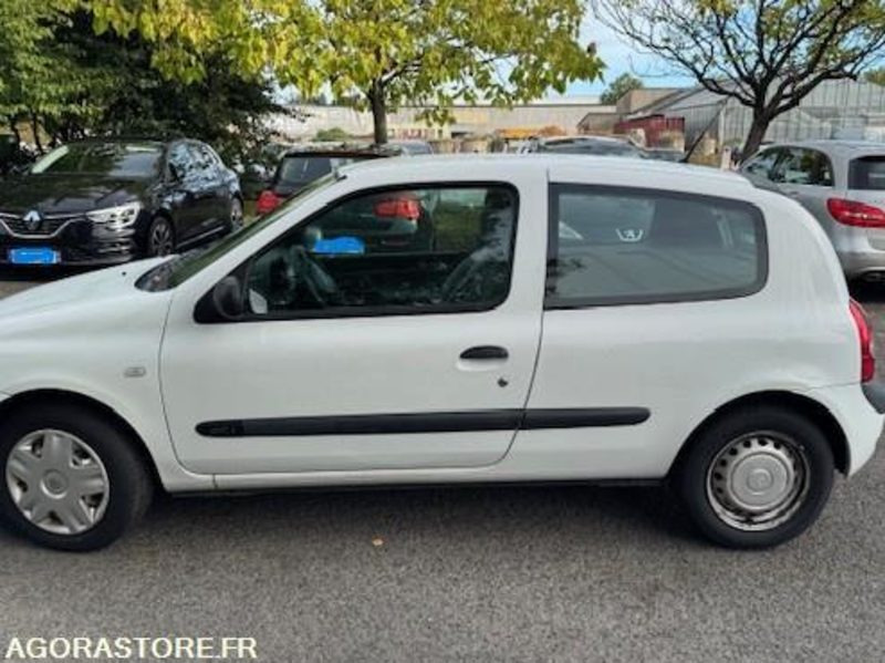 RENAULT CLIO SOCIETE - سيارة: صور 2 RENAULT CLIO SOCIETE - سيارة: صور 2