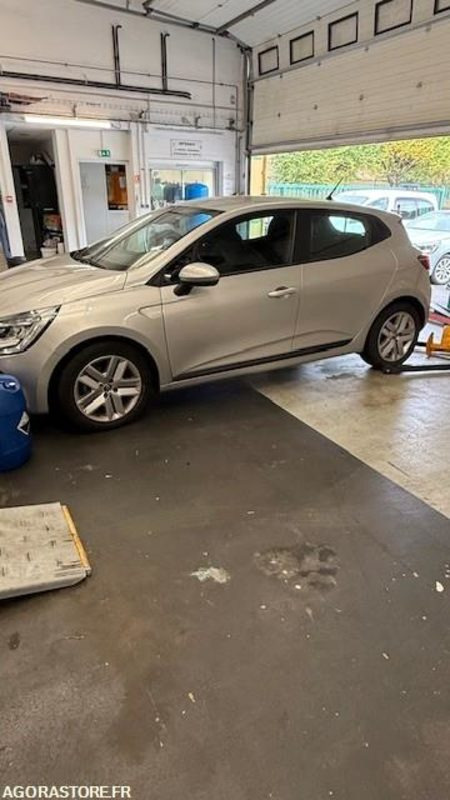 RENAULT CLIO V Diesel - 35000km - 2019 - سيارة: صور 3 RENAULT CLIO V Diesel - 35000km - 2019 - سيارة: صور 3