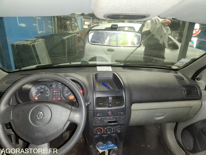 RENAULT CLIO - سيارة: صور 3 RENAULT CLIO - سيارة: صور 3