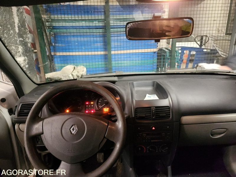 RENAULT CLIO - سيارة: صور 1 RENAULT CLIO - سيارة: صور 1