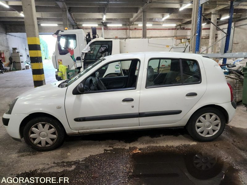RENAULT CLIO - سيارة: صور 2 RENAULT CLIO - سيارة: صور 2