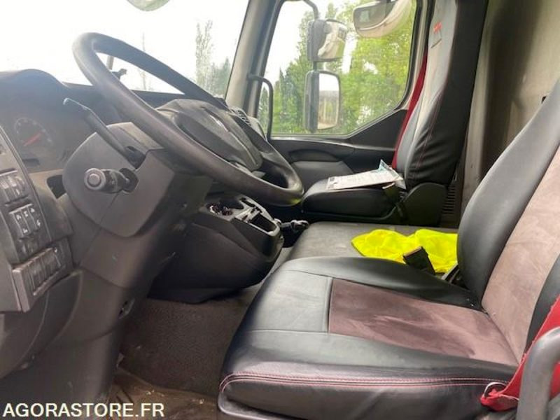 RENAULT FOURGON HAYON D12 - 2017 - 300 000km - شاحنة: صور 2 RENAULT FOURGON HAYON D12 - 2017 - 300 000km - شاحنة: صور 2