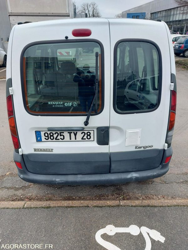 RENAULT KANGOO - 2000 - 119 023KM - NON ROULANT - فان المدمجة: صور 4 RENAULT KANGOO - 2000 - 119 023KM - NON ROULANT - فان المدمجة: صور 4