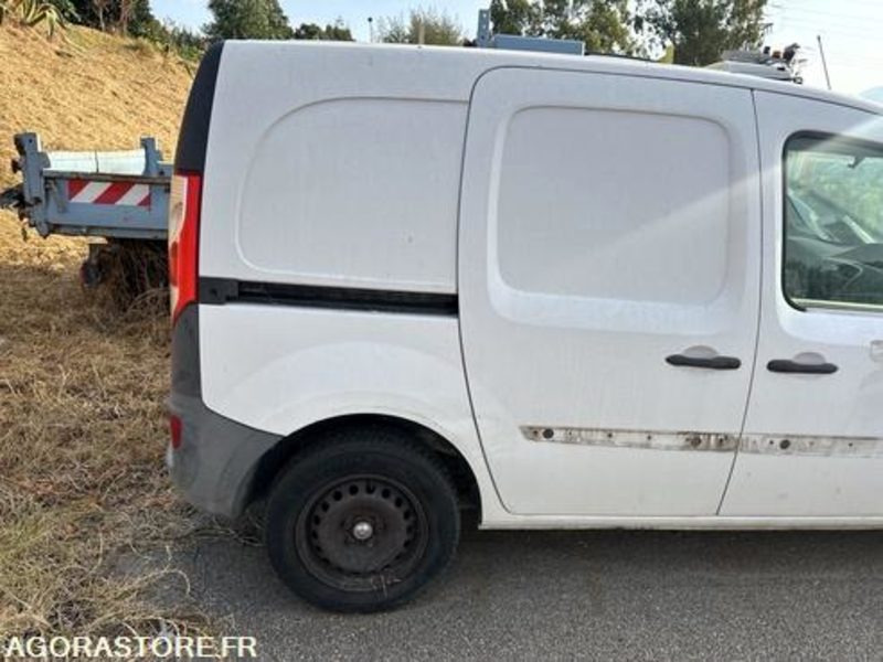 RENAULT KANGOO - 2013 - 228969KM - CW565ZG - فان المدمجة: صور 5 RENAULT KANGOO - 2013 - 228969KM - CW565ZG - فان المدمجة: صور 5