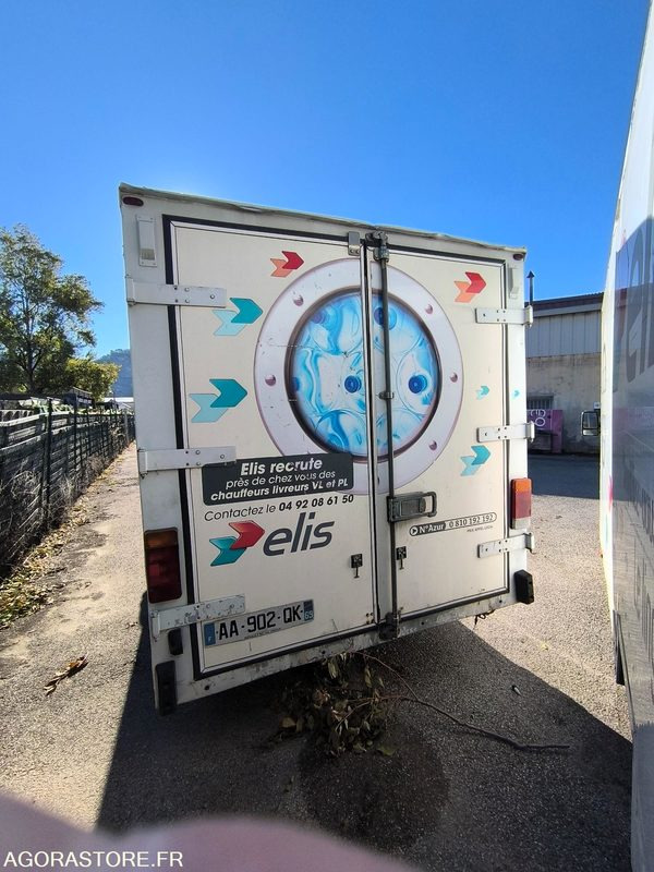 RENAULT MASTER II - 2009 - 300542 Kms - فان: صور 4 RENAULT MASTER II - 2009 - 300542 Kms - فان: صور 4