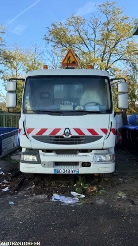 RENAULT MIDLUM BEN/AMO AVEC SALEUSE - شاحنة: صور 1 RENAULT MIDLUM BEN/AMO AVEC SALEUSE - شاحنة: صور 1