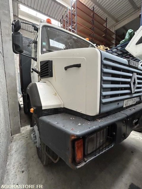 RENAULT TRACTEUR C290 4X4 110KM/H 282500 KM - شاحنة جرار: صور 3 RENAULT TRACTEUR C290 4X4 110KM/H 282500 KM - شاحنة جرار: صور 3