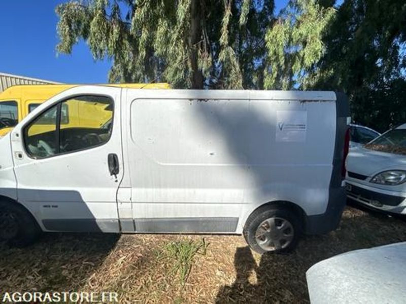 RENAULT TRAFIC - 150000KM - 2008 - BZ469XM - فان: صور 5 RENAULT TRAFIC - 150000KM - 2008 - BZ469XM - فان: صور 5