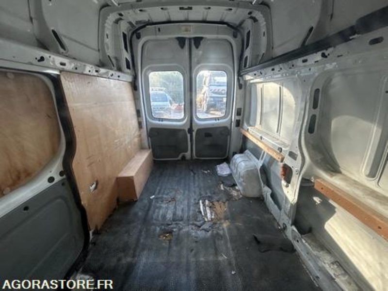 RENAULT TRAFIC - 2011 - 89400KM - BJ390MV - فان: صور 5 RENAULT TRAFIC - 2011 - 89400KM - BJ390MV - فان: صور 5