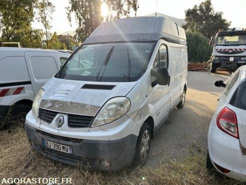 RENAULT TRAFIC - 2011 - 89400KM - BJ390MV - فان: صور 2 RENAULT TRAFIC - 2011 - 89400KM - BJ390MV - فان: صور 2