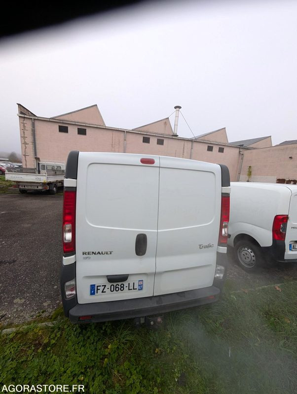 RENAULT TRAFIC 90CV 2.0 DCI - 209 014 KM - فان: صور 4 RENAULT TRAFIC 90CV 2.0 DCI - 209 014 KM - فان: صور 4