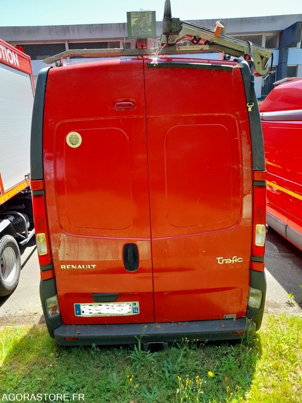 RENAULT Trafic II Fourgon Phase 2 L2H2 1200kg 2.0 dCi 16V 115 cv (MECA 562) - فان: صور 5 RENAULT Trafic II Fourgon Phase 2 L2H2 1200kg 2.0 dCi 16V 115 cv (MECA 562) - فان: صور 5