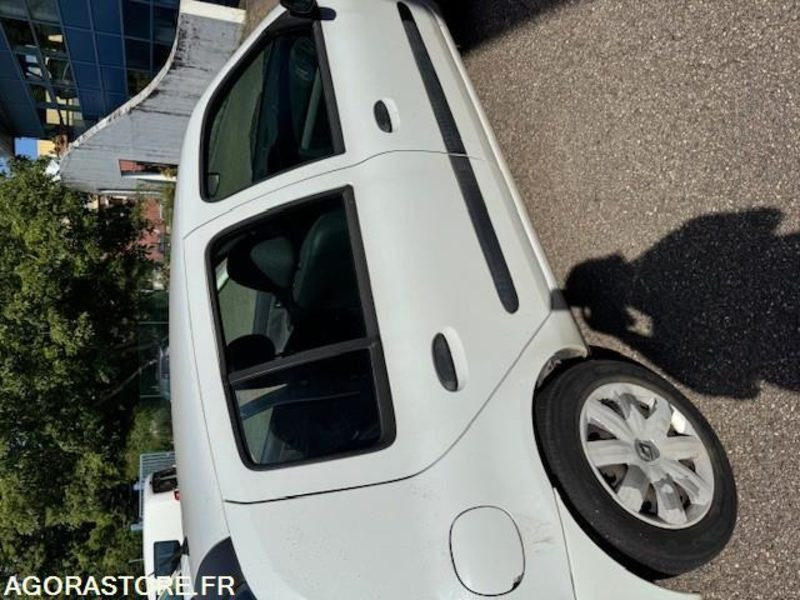 Renault CLIO 2 - سيارة: صور 3 Renault CLIO 2 - سيارة: صور 3