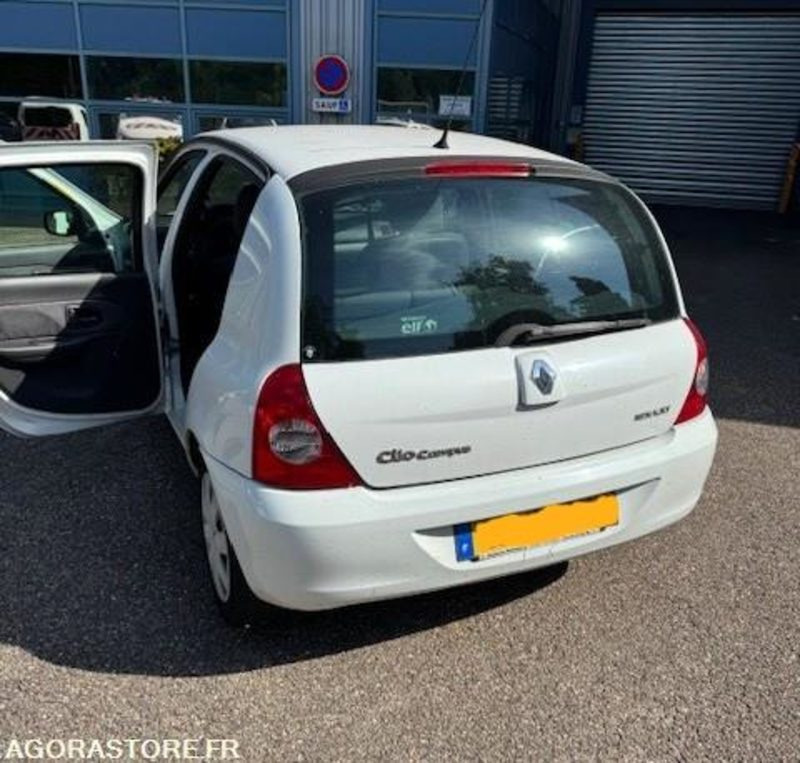 Renault CLIO 2 - سيارة: صور 4 Renault CLIO 2 - سيارة: صور 4