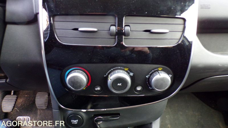 Renault Clio 4 DQ-031-CM (BP) - سيارة: صور 4 Renault Clio 4 DQ-031-CM (BP) - سيارة: صور 4