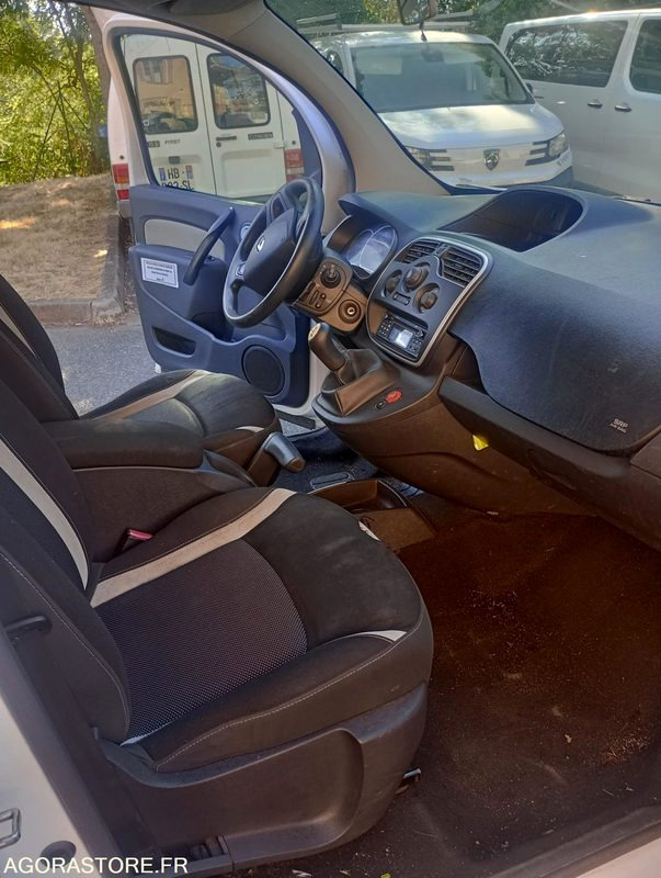 Renault Kangoo 2009 136505 kms - فان المدمجة: صور 3 Renault Kangoo 2009 136505 kms - فان المدمجة: صور 3