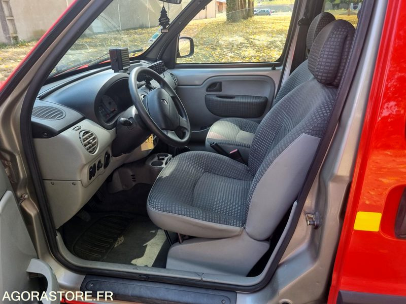 Renault Kangoo 4x4 - 9031 YE 63 - 2006 - فان المدمجة: صور 5 Renault Kangoo 4x4 - 9031 YE 63 - 2006 - فان المدمجة: صور 5