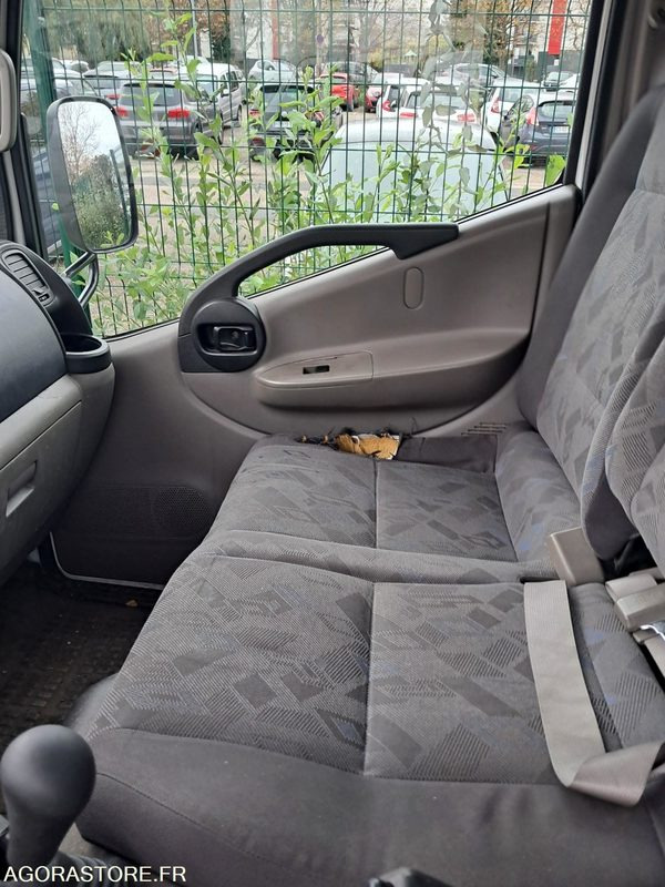 تأجير  Renault Maxity CG-384-PJ Renault Maxity CG-384-PJ: صور 8