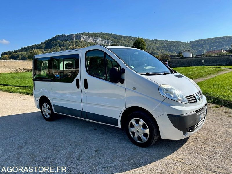 Renault Trafic 2 - 2010 - 141000 kms - صغيرة, ميكروباص: صور 1 Renault Trafic 2 - 2010 - 141000 kms - صغيرة, ميكروباص: صور 1