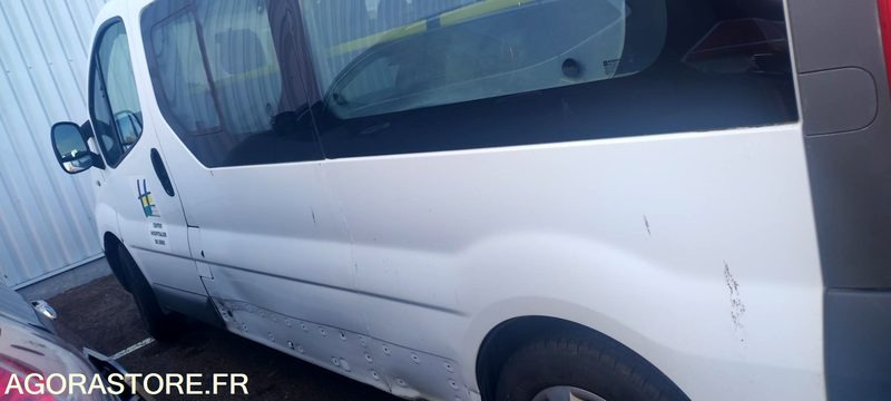 Renault Trafic 2 combi phrase . 2.0 dci 16v minibus long 90 cv - صغيرة, ميكروباص: صور 2 Renault Trafic 2 combi phrase . 2.0 dci 16v minibus long 90 cv - صغيرة, ميكروباص: صور 2