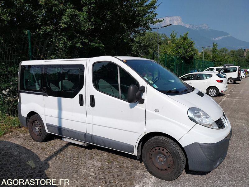 Renault Trafic 9 places DA-953-LM de 2013 avec 135 698 kms - صغيرة, ميكروباص: صور 1 Renault Trafic 9 places DA-953-LM de 2013 avec 135 698 kms - صغيرة, ميكروباص: صور 1