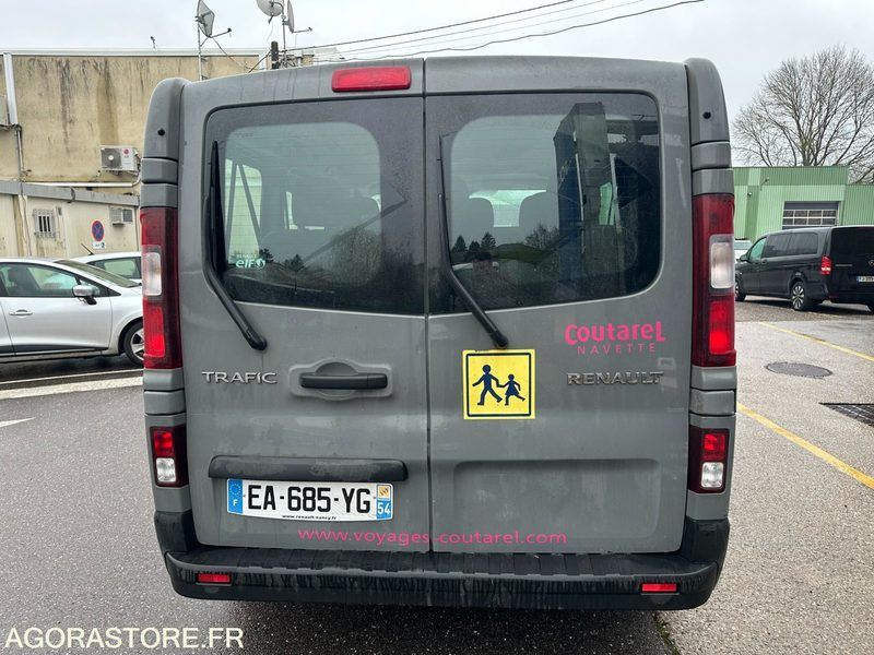Renault Trafic 9 places / EA-685-YG / 329 719kms - صغيرة, ميكروباص: صور 5 Renault Trafic 9 places / EA-685-YG / 329 719kms - صغيرة, ميكروباص: صور 5