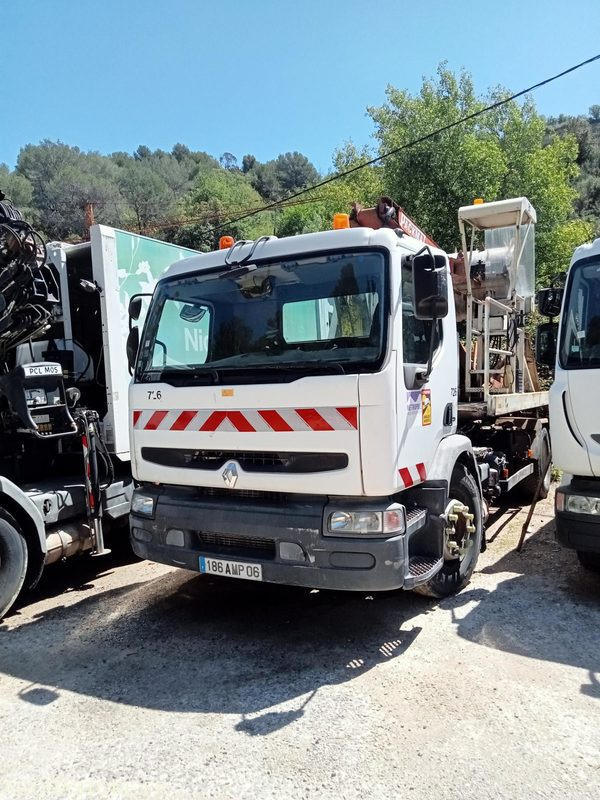 Renault Véhicule Industriel - Polybenne Premium 250 - شاحنة ذات الخطاف: صور 3 Renault Véhicule Industriel - Polybenne Premium 250 - شاحنة ذات الخطاف: صور 3