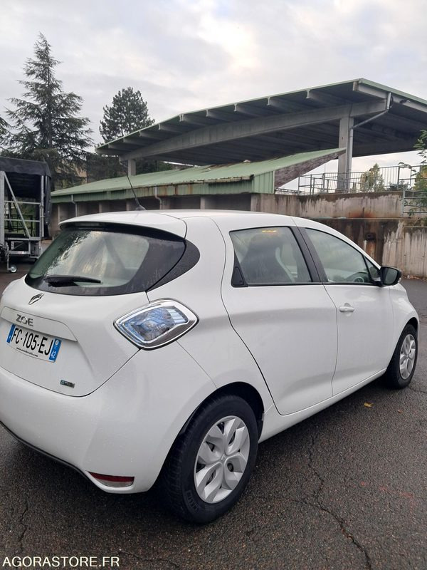 Renault ZOE FC-105-EJ - سيارة: صور 2 Renault ZOE FC-105-EJ - سيارة: صور 2