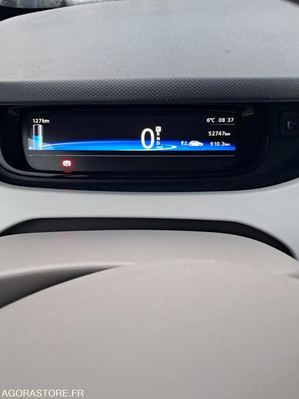 Renault ZOE FC-105-EJ - سيارة: صور 3 Renault ZOE FC-105-EJ - سيارة: صور 3
