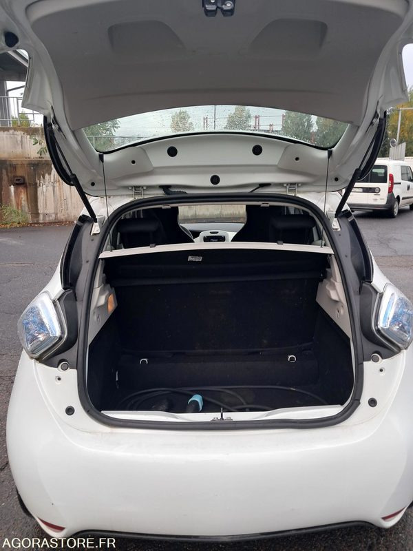 Renault ZOE FC-916-EJ - سيارة: صور 4 Renault ZOE FC-916-EJ - سيارة: صور 4