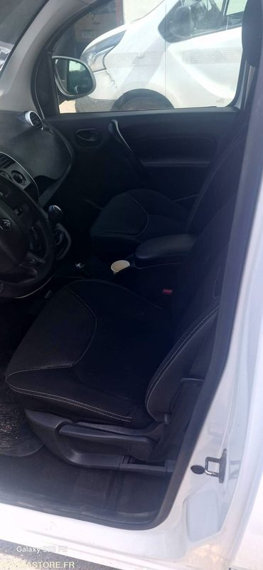 Renault kangoo 1.2 tce 115 cv 93121 kms Annee 2018 Clim Gps - فان المدمجة: صور 5 Renault kangoo 1.2 tce 115 cv 93121 kms Annee 2018 Clim Gps - فان المدمجة: صور 5