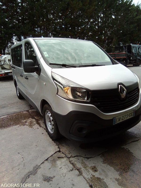 Renault trafic 1.6dci 95 CV 9 places 309336 kms - صغيرة, ميكروباص: صور 4 Renault trafic 1.6dci 95 CV 9 places 309336 kms - صغيرة, ميكروباص: صور 4