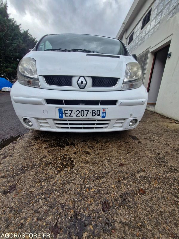 Renault trafic passenger 1.9 dci 100 cv 244744 kms CLIM ,CHAUDIERE - صغيرة, ميكروباص: صور 2 Renault trafic passenger 1.9 dci 100 cv 244744 kms CLIM ,CHAUDIERE - صغيرة, ميكروباص: صور 2