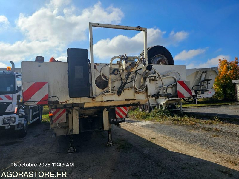SEMI-REMORQUE PORTE ENGIN KAISER - 2001 - 128CLW77 (MPE057) - عربة مسطحة منخفضة مقطورة: صور 4 SEMI-REMORQUE PORTE ENGIN KAISER - 2001 - 128CLW77 (MPE057) - عربة مسطحة منخفضة مقطورة: صور 4