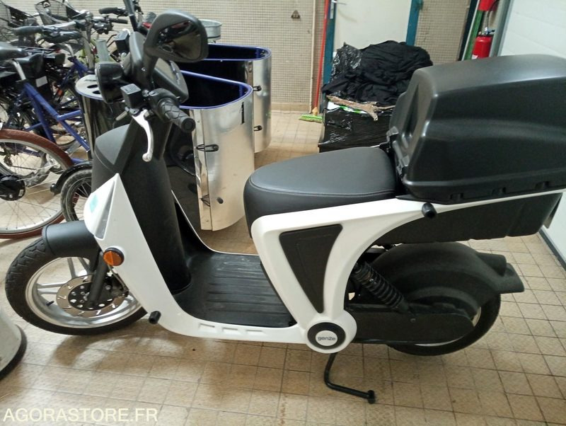 Scooter électrique peugeot - دراجة بخارية: صور 4 Scooter électrique peugeot - دراجة بخارية: صور 4