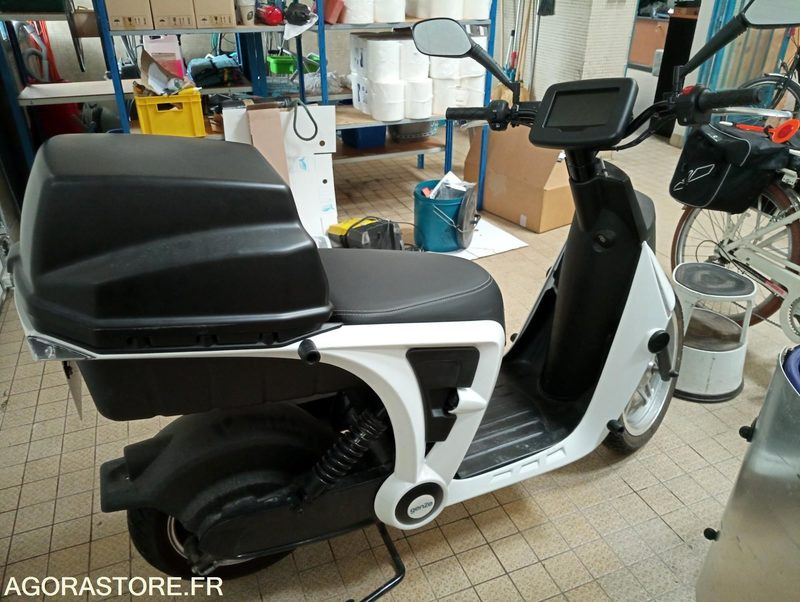 Scooter électrique peugeot - دراجة بخارية: صور 2 Scooter électrique peugeot - دراجة بخارية: صور 2