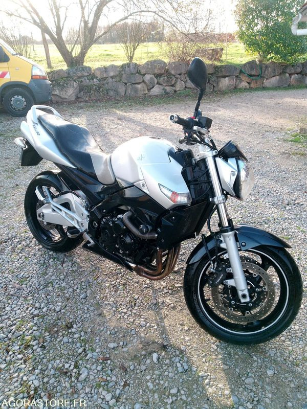Suzuki GSR600 - دراجة بخارية: صور 4 Suzuki GSR600 - دراجة بخارية: صور 4