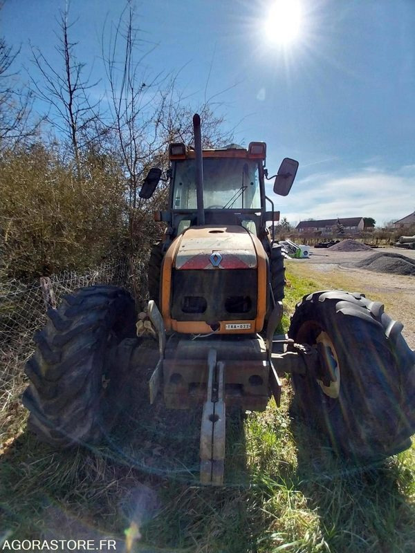 TRACTEUR ENAULT ERGOS100 + CHARGEUR FAUCHEUX - جرار: صور 1 TRACTEUR ENAULT ERGOS100 + CHARGEUR FAUCHEUX - جرار: صور 1