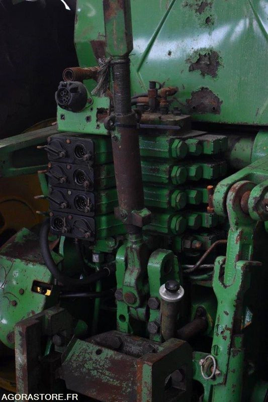 Tracteur Agricole/Forrestier John Deere 8200 - جرار: صور 2 Tracteur Agricole/Forrestier John Deere 8200 - جرار: صور 2