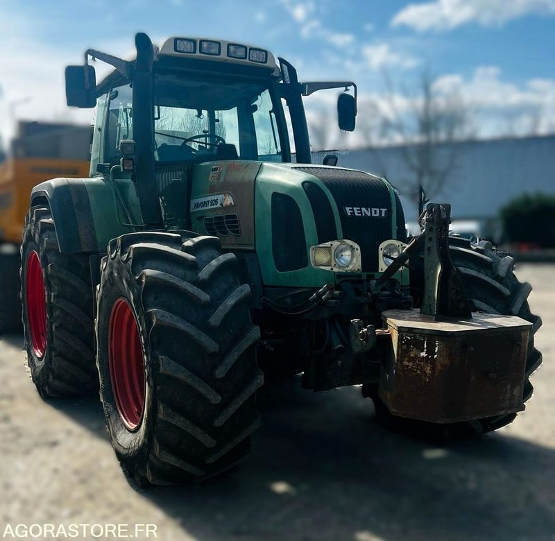 Tracteur Fendt Favorit 926 Vario - 9437 heures - 2003 - جرار: صور 1 Tracteur Fendt Favorit 926 Vario - 9437 heures - 2003 - جرار: صور 1