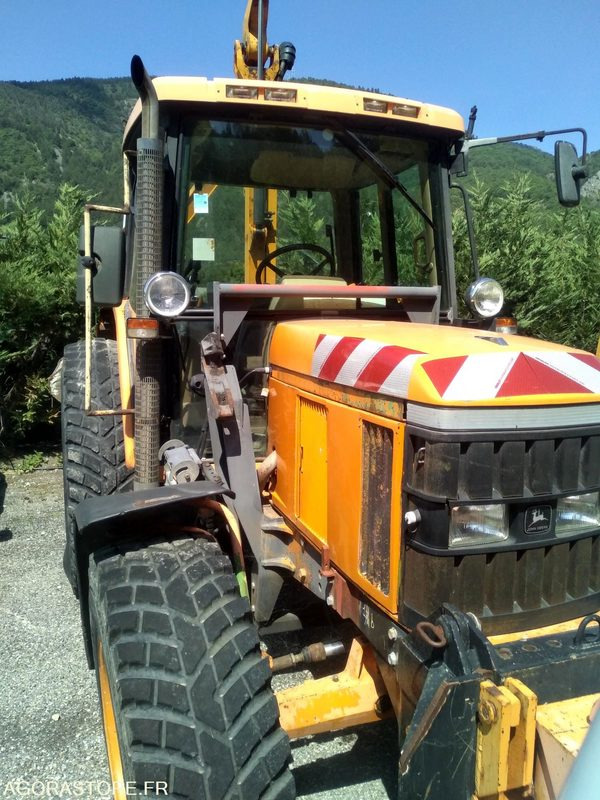 Tracteur John Deere 6220 4X4 - 2006 - 10558 heures avec épareuse NOREMAT Tonica - الآلات والماكينات الزراعية: صور 4 Tracteur John Deere 6220 4X4 - 2006 - 10558 heures avec épareuse NOREMAT Tonica - الآلات والماكينات الزراعية: صور 4