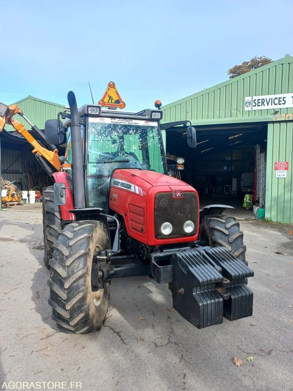 Tracteur Massey Fergusson avec épareuse SMA - جرار: صور 2 Tracteur Massey Fergusson avec épareuse SMA - جرار: صور 2