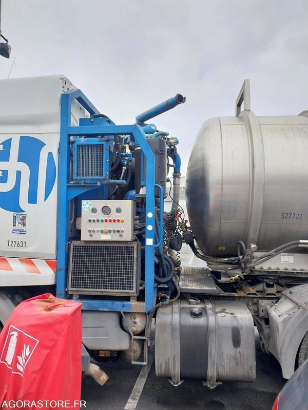 Tracteur RENAULT ADR pompe anneau liquide - 2003/ 808 664KM (ACCIDENTE) - شاحنة جرار: صور 4 Tracteur RENAULT ADR pompe anneau liquide - 2003/ 808 664KM (ACCIDENTE) - شاحنة جرار: صور 4