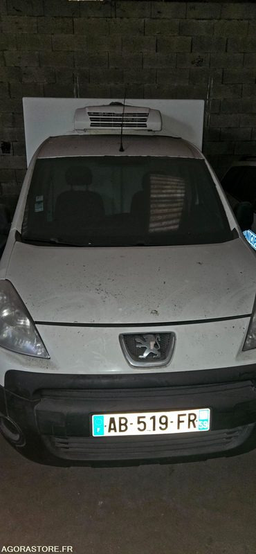 VEHICULE FRIGORIFIQUE PEUGEOT PARTNER AB519FR - فان المدمجة: صور 1 VEHICULE FRIGORIFIQUE PEUGEOT PARTNER AB519FR - فان المدمجة: صور 1