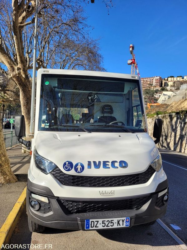 VENTE BUS INDCAR MOBI - IVECO - 210 000 km - BON ETAT - حافلة مدرسية: صور 4 VENTE BUS INDCAR MOBI - IVECO - 210 000 km - BON ETAT - حافلة مدرسية: صور 4