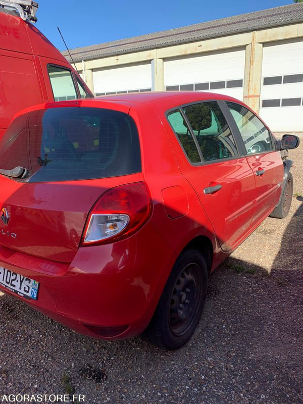 VL RENAULT CLIO3 AB102YS - سيارة: صور 4 VL RENAULT CLIO3 AB102YS - سيارة: صور 4