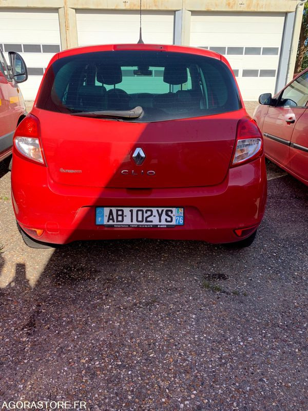 VL RENAULT CLIO3 AB102YS - سيارة: صور 1 VL RENAULT CLIO3 AB102YS - سيارة: صور 1