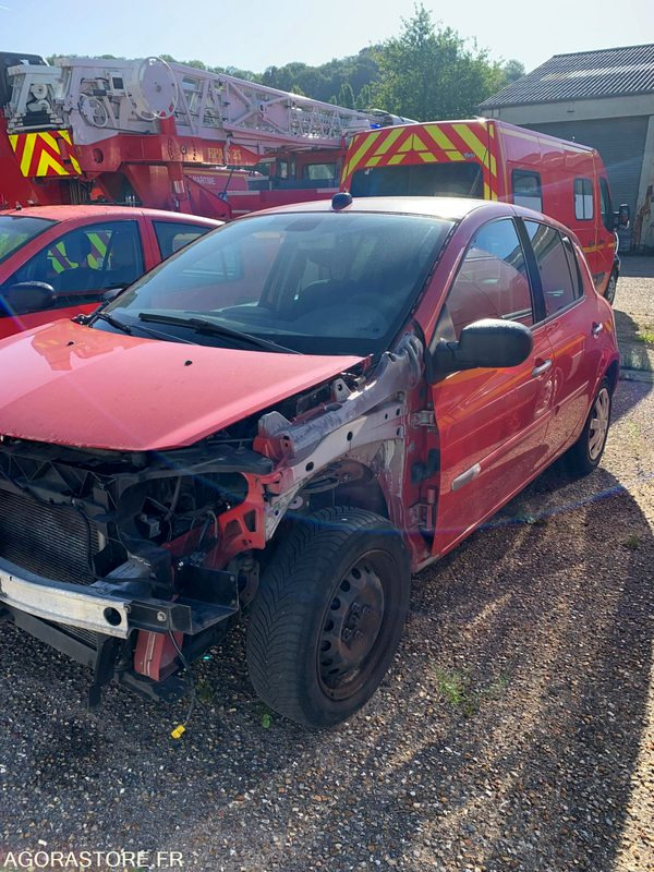 VL RENAULT CLIO3 AB102YS - سيارة: صور 3 VL RENAULT CLIO3 AB102YS - سيارة: صور 3