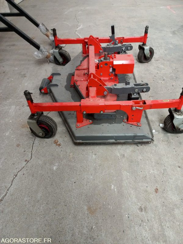 Coupe de tondeuse mulchng Morgneux TMC 150 fixation Kubota - جزازة المروج: صور 1 Coupe de tondeuse mulchng Morgneux TMC 150 fixation Kubota - جزازة المروج: صور 1