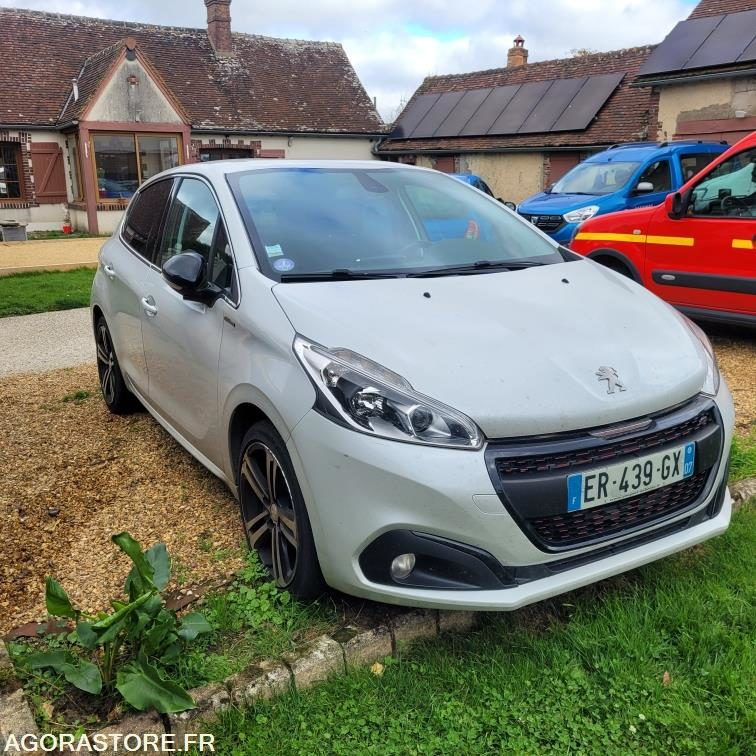 Peugeot 208 gt line - 125 321 kms - 2017 - سيارة: صور 1 Peugeot 208 gt line - 125 321 kms - 2017 - سيارة: صور 1